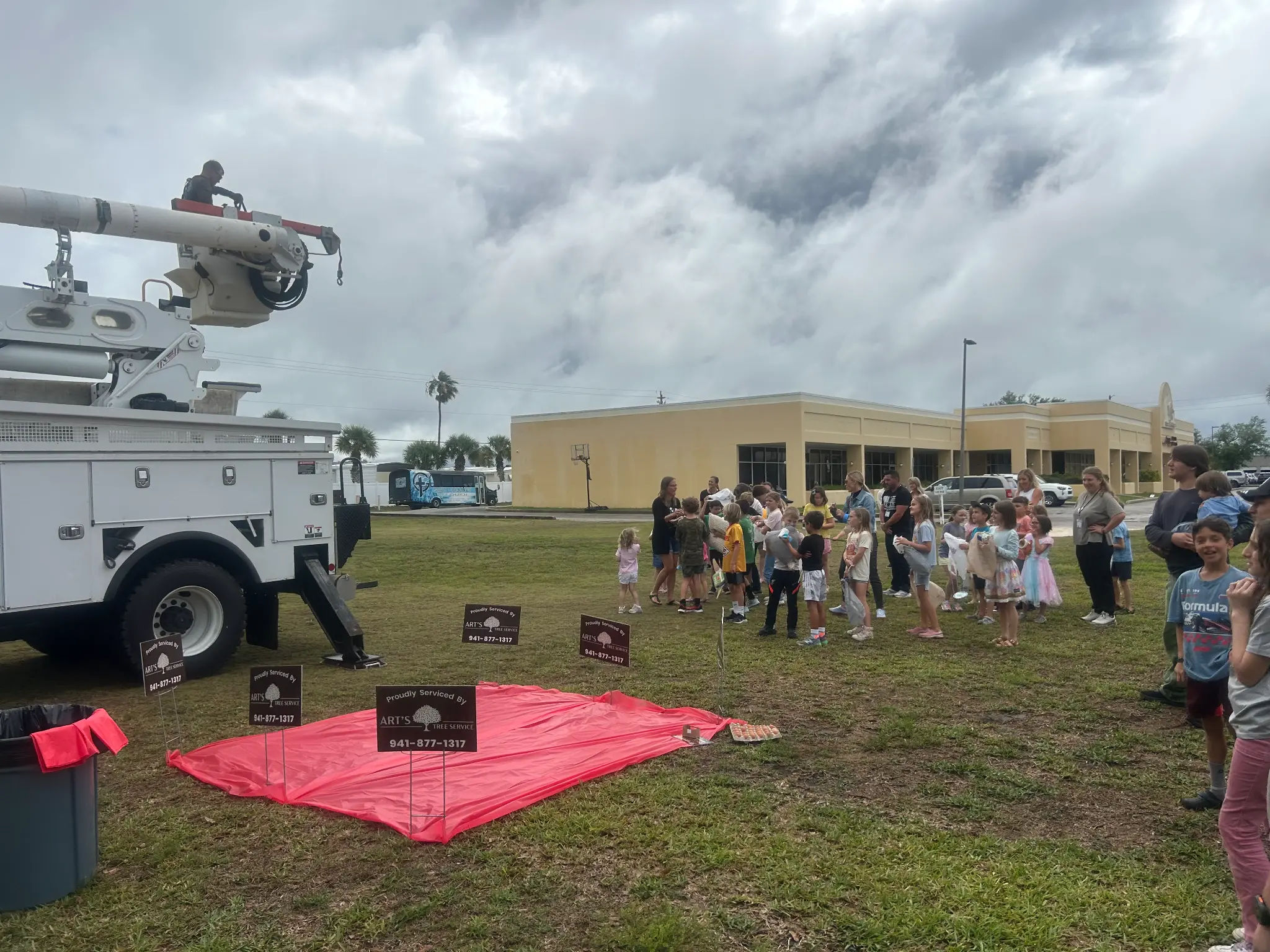 Art's Tree Service team giving back to the Sarasota community